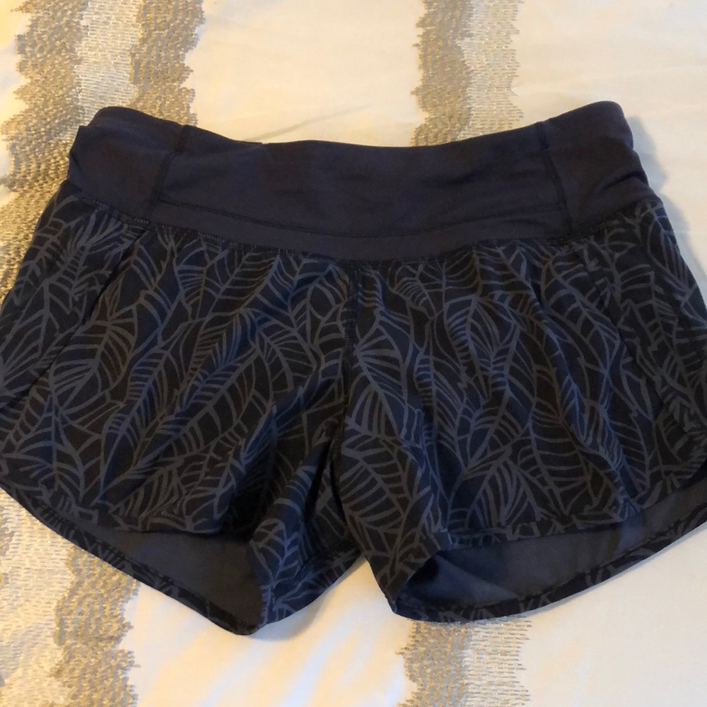 Lululemon running shorts size 4